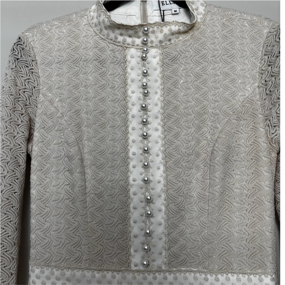 elliatt kailee ivory lacy pattern mock neck bell sleeve midi dress size M - Picture 4 of 8